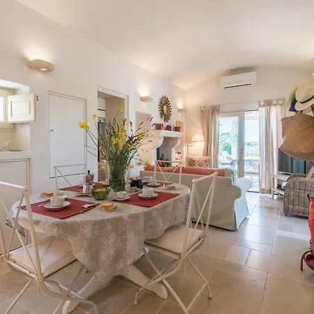 Traghetto Sleeps 6 With Pool * Ostuni